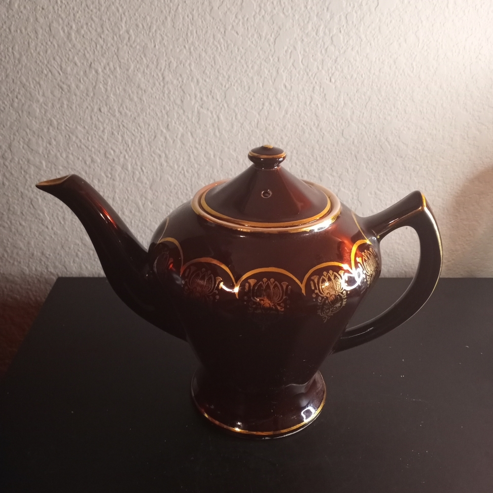 VTG Hall USA Teapot Albany 0227 Burgundy with Gold Trim 6 Cup